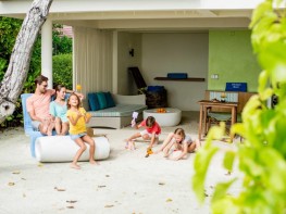 Beach House Holiday Inn Kandooma Maldives