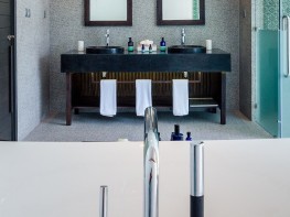 BeachVillaBathroom03