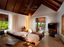 halaveli-maldives-2016-family-villa-bedroom-01