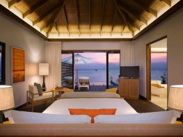Anantara-Veli_Over-Water-Pool-Bungalow-Dusk_1-AVM_1862