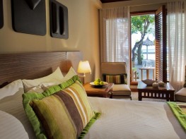 deluxe room kurumba maldives