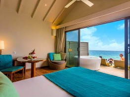 4-maldives-premium-deluxe-spa-water-villa-05-640x457