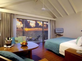 4-maldives-deluxe-sunset-water-villa-01-640x457