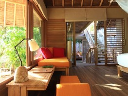975x660_22_beach_villa_bedroom2