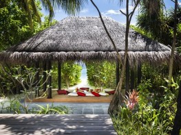 Anantara_Kihavah_Madives_3BR_Residence_dining_sala_G-AKH_3084