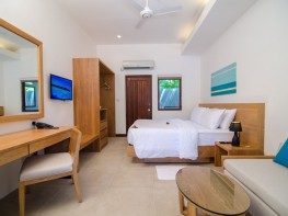 Summer Island Garden room 1