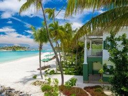 Villa size: 60 m² This villa has a minibar.  In your private bathroom: • Bathrobe • Free toiletries • Slippers • Bath or Shower • Bidet • Towels View: • Sea view Villa facilities: • Tea/Coffee Maker • Minibar • Safety Deposit Box • Air conditioning • Seat