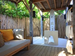 975x660_04_beach_villa_bathroom