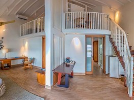 2-maldives-luxury-beachfront-pool-villa-01-640x457