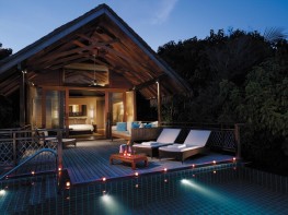 (N)80r029h - Pool Villa at dusk