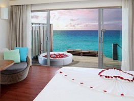 690x300-maldives-premium-deluxe-spa-water-villa-01