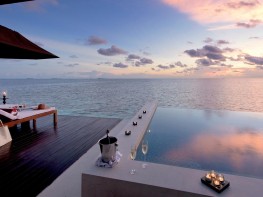 Lily_Beach_Sunset_Water_Villa_14