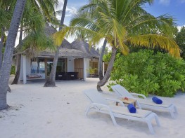 ANG-HRES-Angaga_Resort_Superior_Beach4