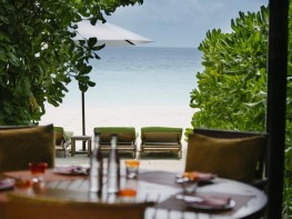 Anantara_Kihavah_Madives_2BR_Residence_Deck_Evening_gallery_595x425-AKH_2438